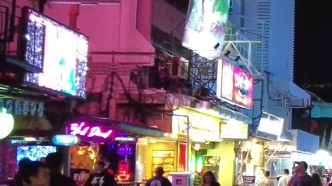 [4K] Best quality! Walking street Pattaya. So many freelancers waiting!