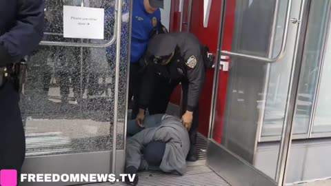 🚨 Protesters are now being dragged out of the TESLA Showroom in Meatpacking District.