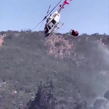 Super Scoopers and Helicopters fighting the Palisades fire.