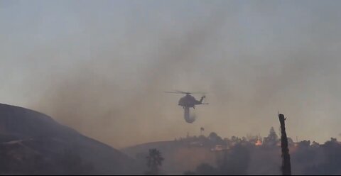 KENNETH FIRE ERUPTS🚒🔥🏡🔥🏠🔥🫧🛩️📸IN WEST HILLS LOS ANGELES🚁💦🔥🏘️🔥💫