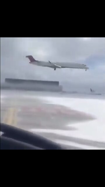 VIDEO FOOTAGE OF DELTA PLANE🛩️🛣️📸CRASH IN CANADA🇨🇦💥🛩️🔥🛣️💫