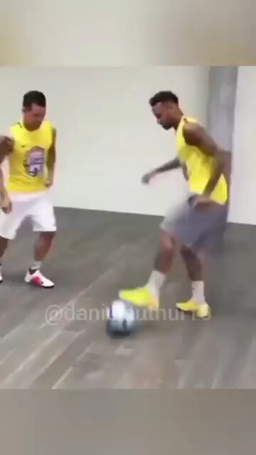 Panna 🥶 Skill Tutorial #football #skills #panna #soccerskills