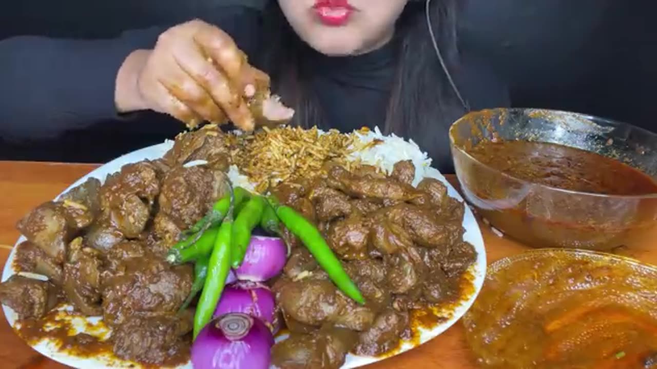 ASMR🔥SPICY_ CHICKEN LIVER CURRY EATING WITH RICE ,GIZZARD CURRY,WHITE RICE,SALAD _EATING SHOW_