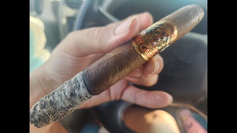 Dos Caras Maduro Churchill by Diab Ellen Cigar Review