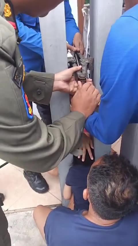 PARENTS ALWAYS KEEP AN ON EYE YOUR CHILDREN, I HOPE THEY WILL NOT EXPERIENCE THIS.