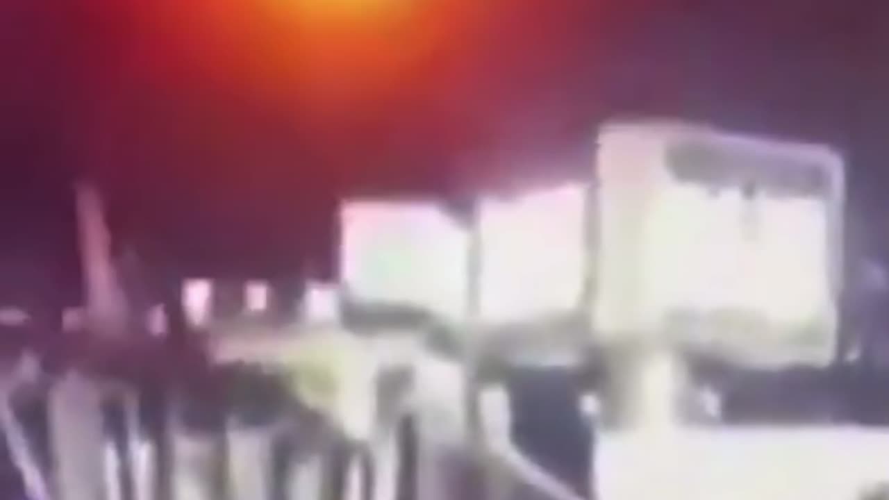 Exact moment of tragic mid-air collision in Washington DC