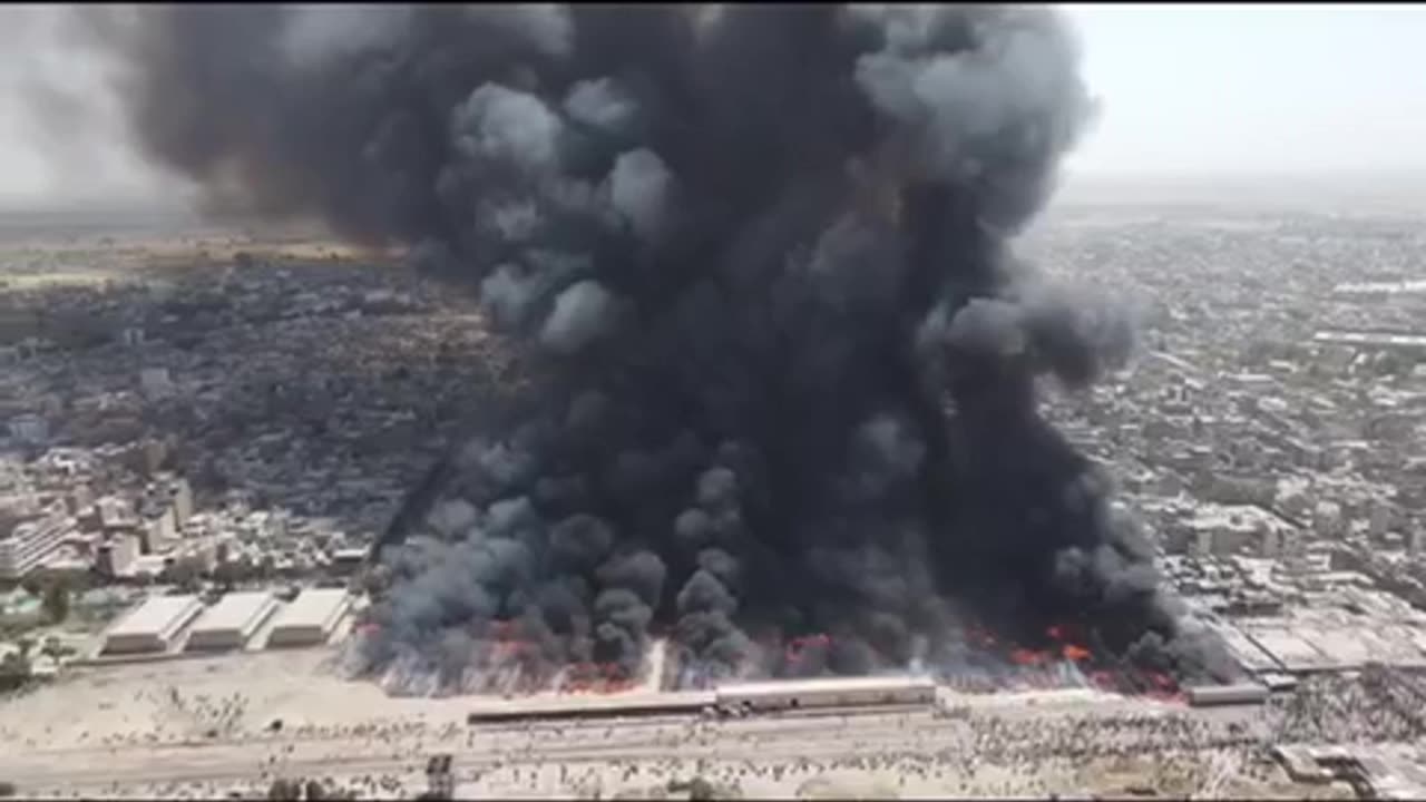 Sadiqabad' s junk market on fire 🔥🚒