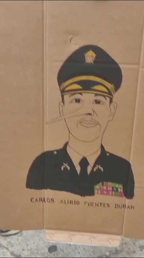 Video: pensionado de la Policía protestan