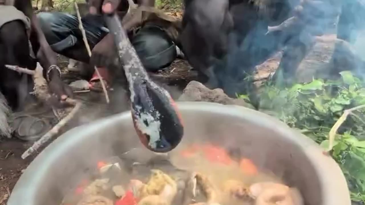 Today I have made a very good dish, let's all eat together.