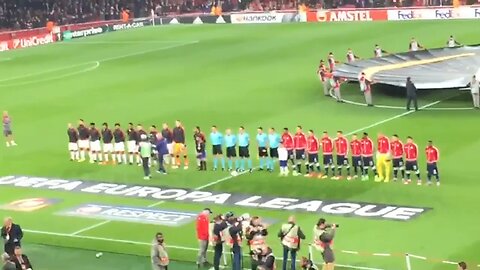 Arsenal vs Crvena Zvezda (UEFA Europa League) Serbian fans _Delije_ invading Emirates