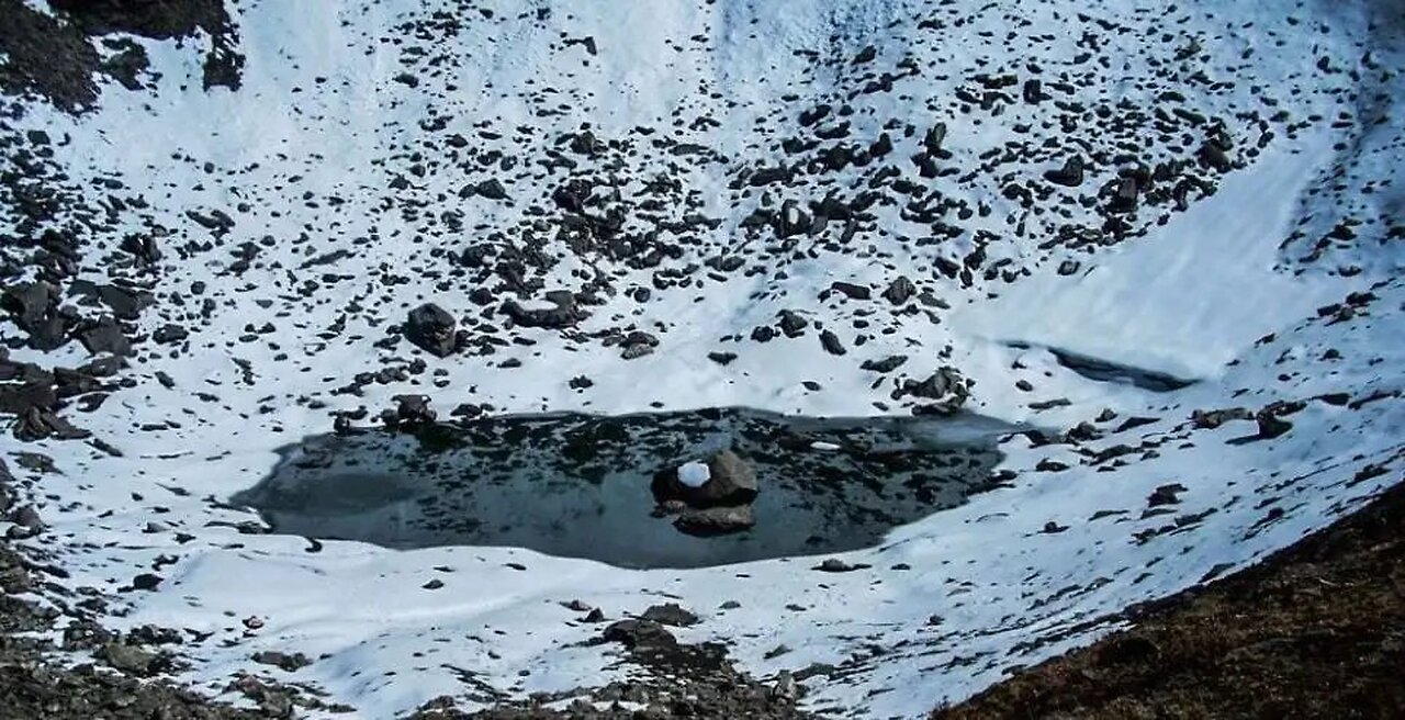 Skeleton Lake