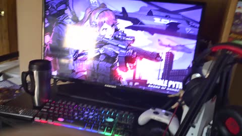 [07Mar25] Cyraxx show off his room before he nuking his xbox