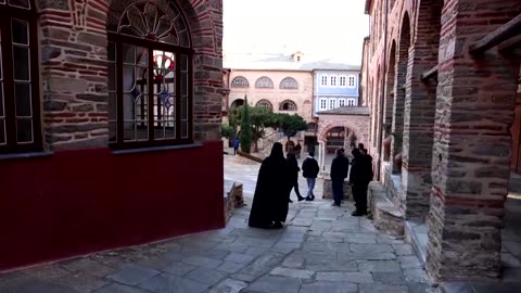 Wounded Ukrainian soldiers find solace in Greece's monasteries