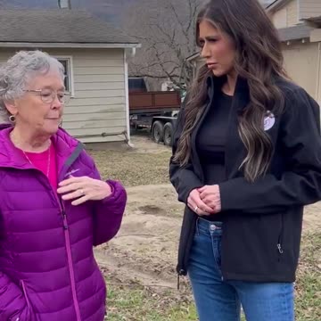 Secretary Noem met Wanda and her mother, Nancy, today in Swannanoa, NC.