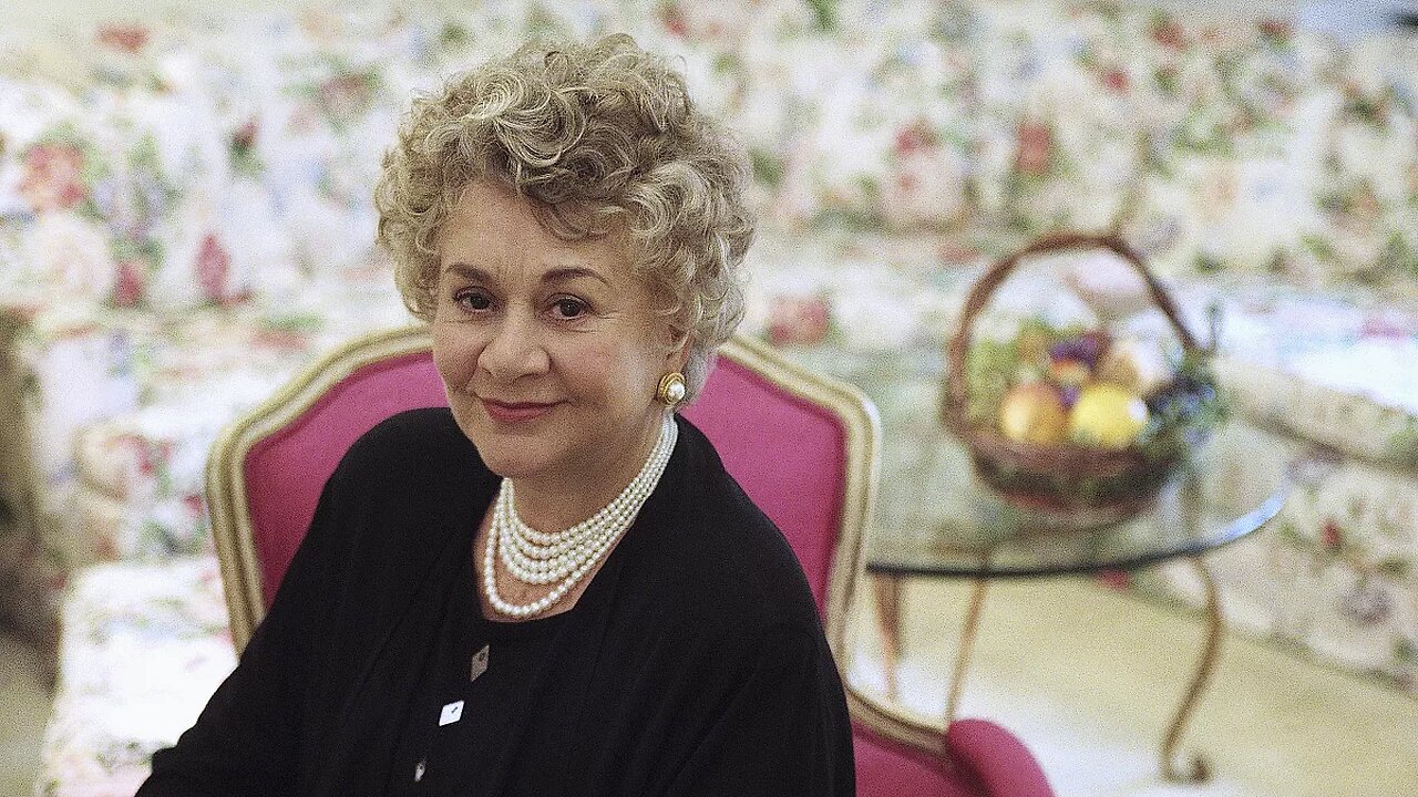 Dame Joan Plowright, Iconic British Actress, Dies at 95