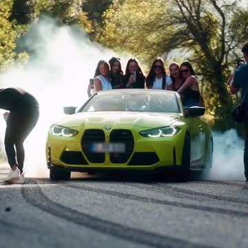 BMW M4 G83, more people can fit in there.