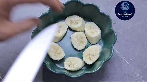 Banana vs. Strawberry: Which One’s the Real Berry?