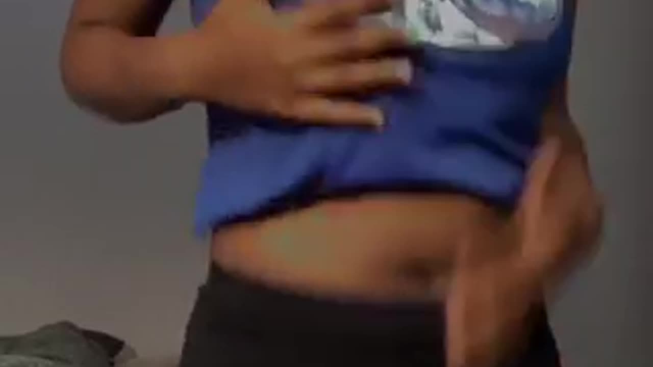 Brilliant Girl Twerks in New Video🥱😵