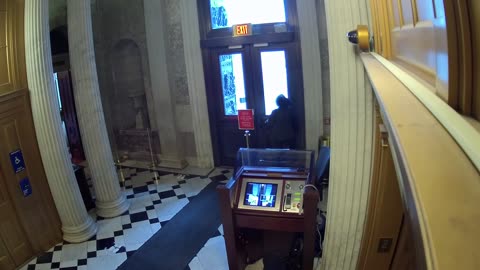 0216USCS02UpperSenateDoorInterior_2021-01-06_09h20min02s610ms.mp4