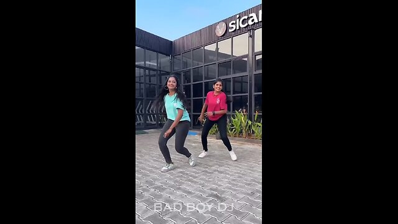 Yennai Izhukkuthadi 💃❤️🔥 _ Kadhalikka Neramillai _ Jayam Ravi _ Nithya