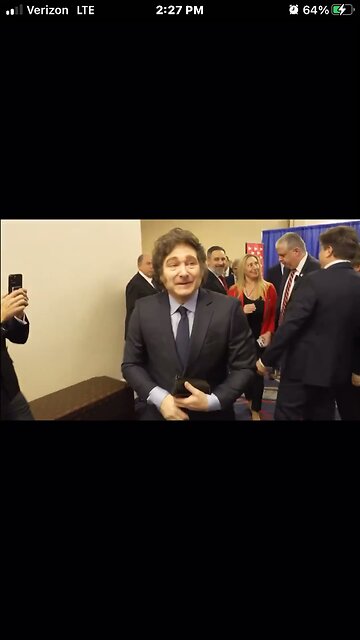 BREAKING: Javier Milei just gifted Elon Musk a DOGE chainsaw. This is so badass 🔥