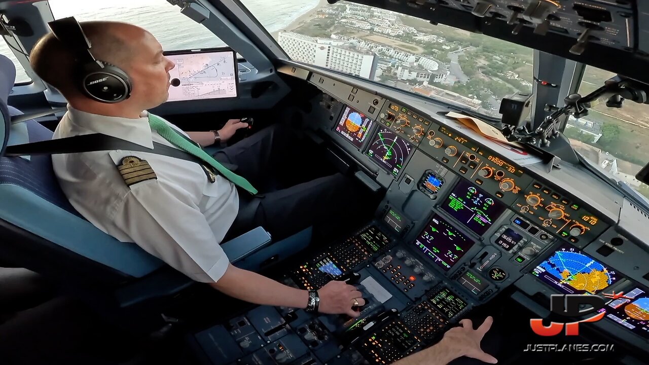 Transavia A320neo landing at Ibiza