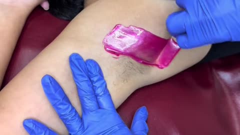 Underarm Waxing with Sexy Smooth Tickled Pink Hard Wax | @bodyglowbynichol