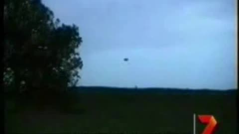 7 Network news from Australia reports UFO in England