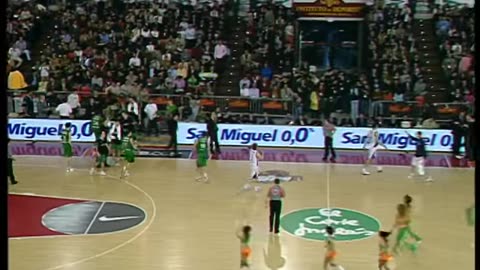 "Tau Cerámica vs DKV Joventut" FINAL COPA DEL REY 2004 (29 de Febrero, 2004)