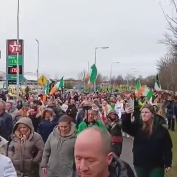 🚨 Irish patriots are hitting the streets,