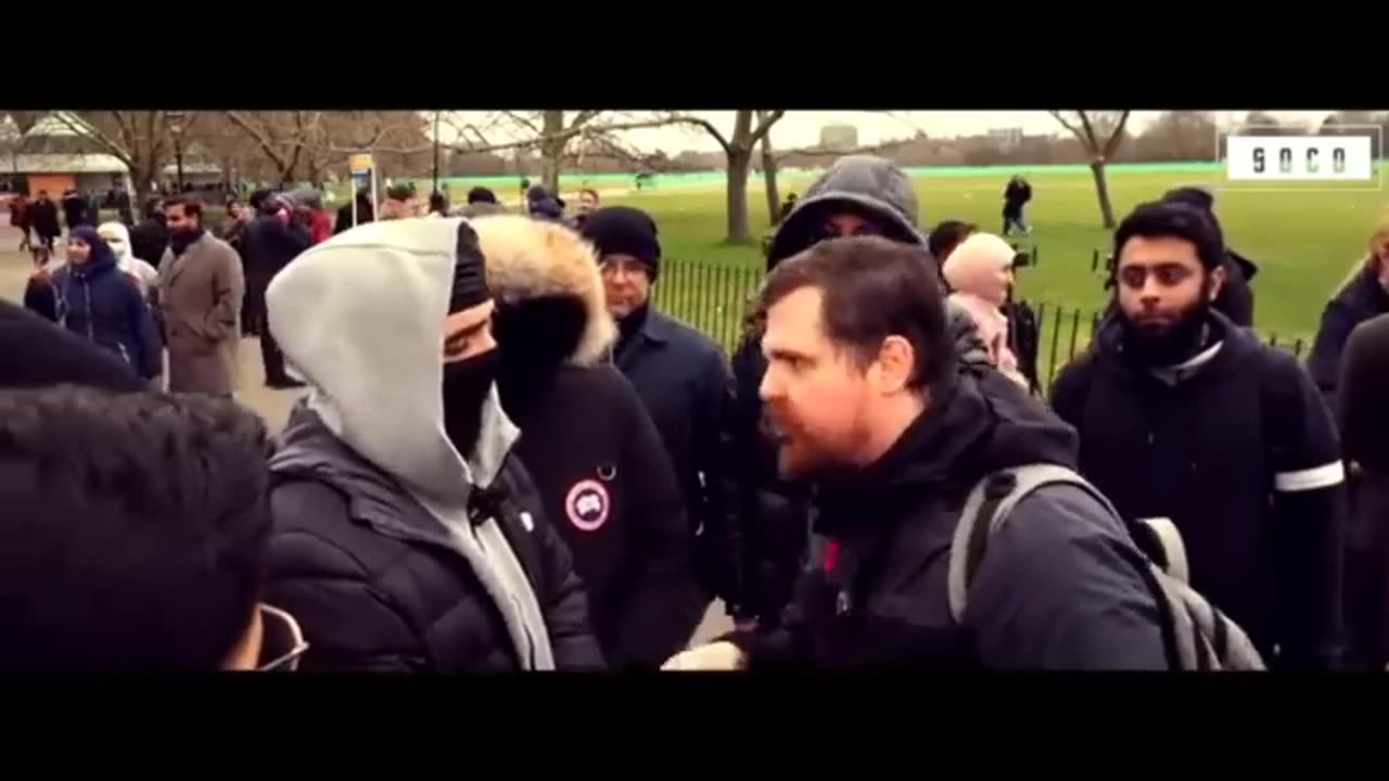 Smug Muslim Tried To OUTSMART Bob Of Speaker's Corner