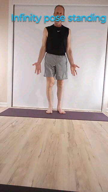 infinity pose / Baddha Anantasana