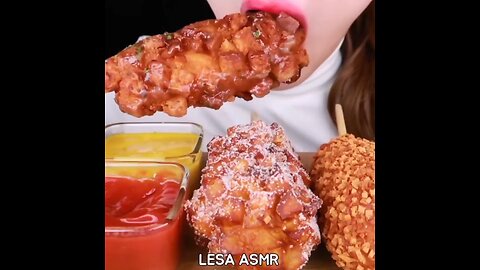 Follow for more ASMR videos🌮🍟 Credits: @lesaasmr #mukbang #asmr #fastfood #asmreating