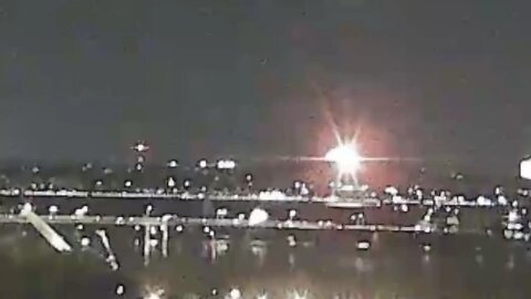 Actual footage of the helicopter and plane collision in the Potomac River, Washington D.C.