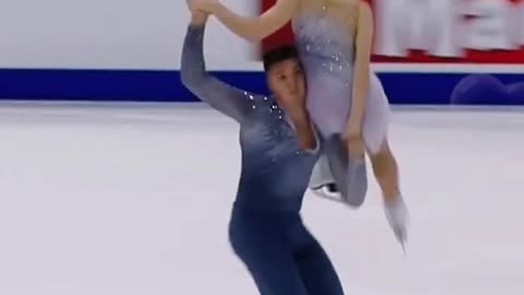 🙀 Astounding Skating Dance Performance