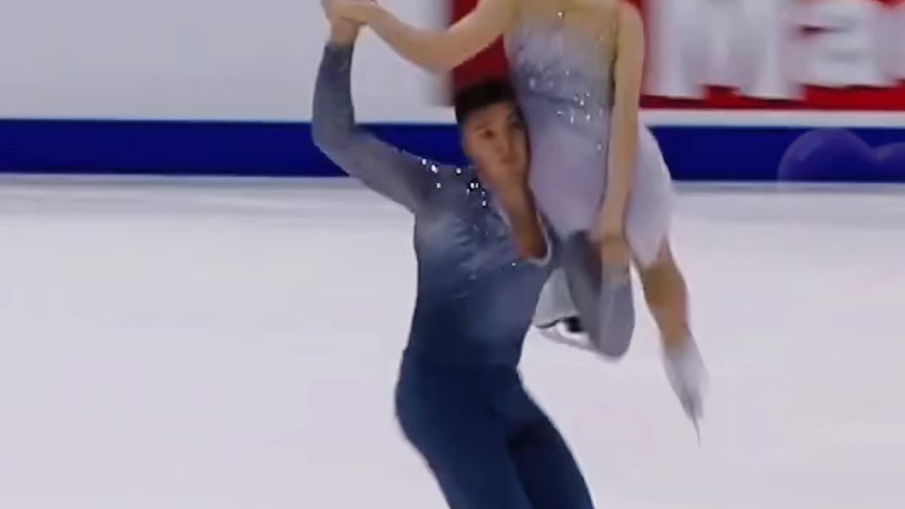 🙀 Astounding Skating Dance Performance