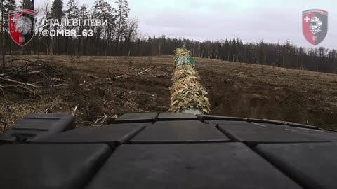 Incredible Footage from Ukrainian Tank Gunner Firing On Russian Positions