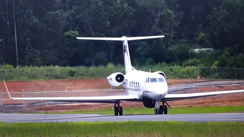 Gulfstream-Taxi & Take Off