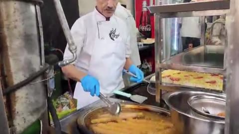 Tehran’s Hidden Street Food Gem: Why It’s Always Overflowing with Hungry Customers!