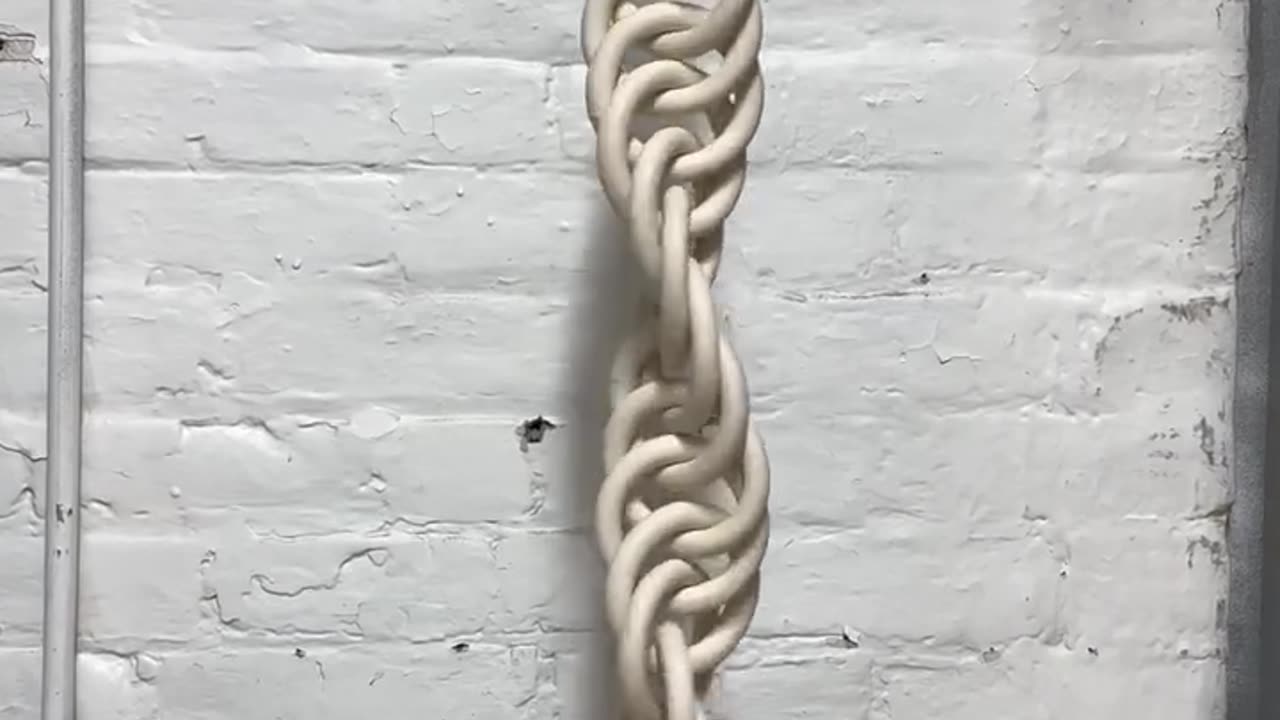 Could play with this spiral chain all day