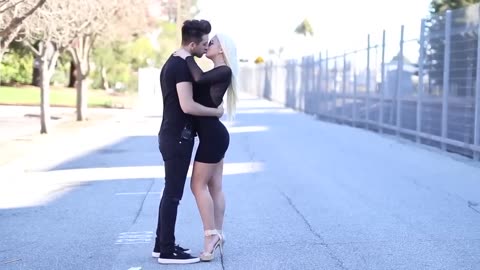 Kissing_Prank_Uber_Edition girls