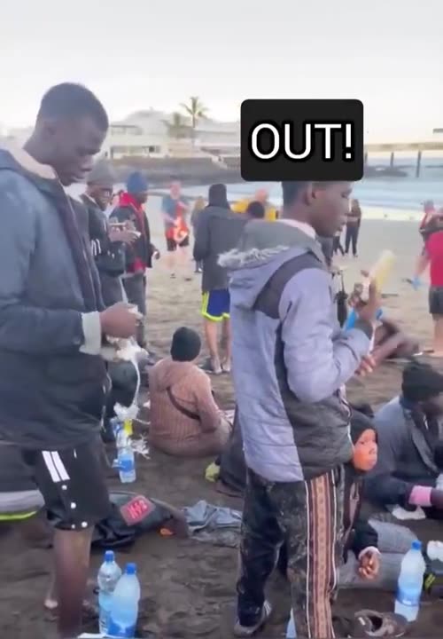 Africans given new phones as they reach Spain