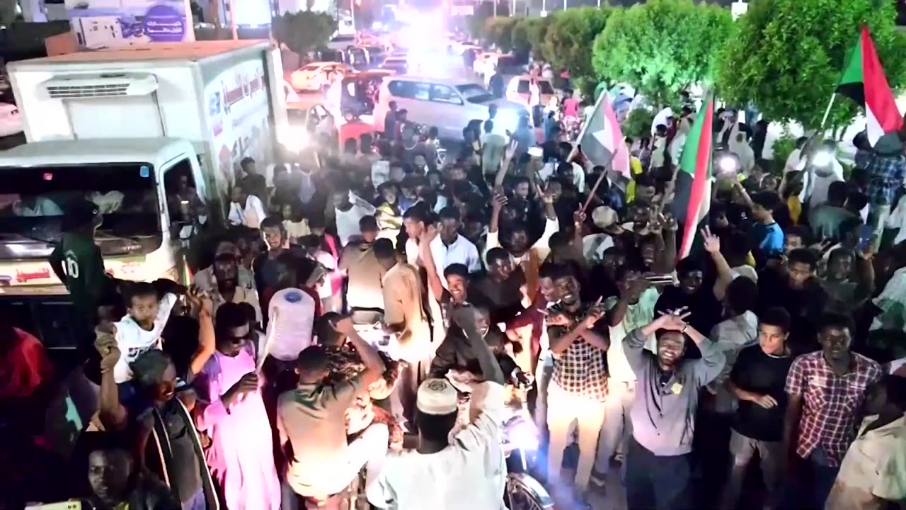 Sudan's army shells Omdurman as crowds celebrate its advances