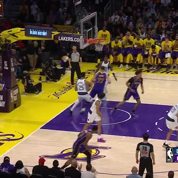 NBA - Luka through TRAFFIC for 2 💪