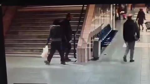 Sunday at the Guillotière metro station, in Lyon. A man accidentally bumps into