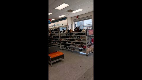 Christmas Shopping. De Compras Navideñas. 12.17.2024 Snapchat