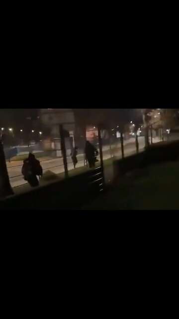 London Enjoying A Little Cultural Enrichment With Some Fine Cutlery