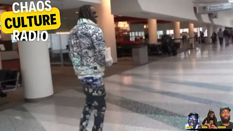 Soulja Boy Makes It Rain At The Airport