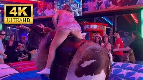 😍 Bold Girl on a Bull | Mechanical Bull Riding | Bull Riding in Benidorm