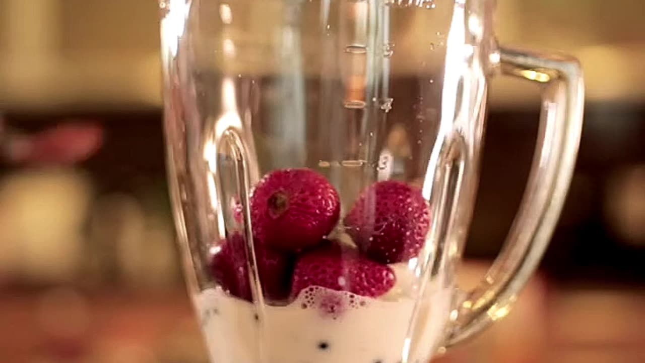 Power-Packed Smoothie for Weight Loss & Full-Body Health 🍓🫐🥤